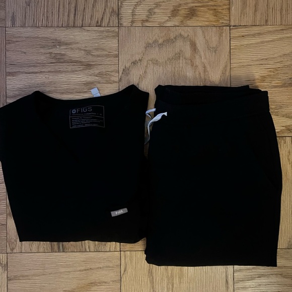 FIGS Slim Scrub Set,  Medium (Leon Three Pocket Scrub Rop + Tansen Jogger) - Picture 5 of 5